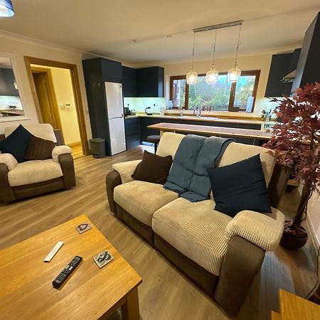 New City Flat, 3 X Double Bed En-Suite Bedrooms, Private Kitchen & Lounge, Free Private Parking & Own Workspaces Exeter Exterior photo