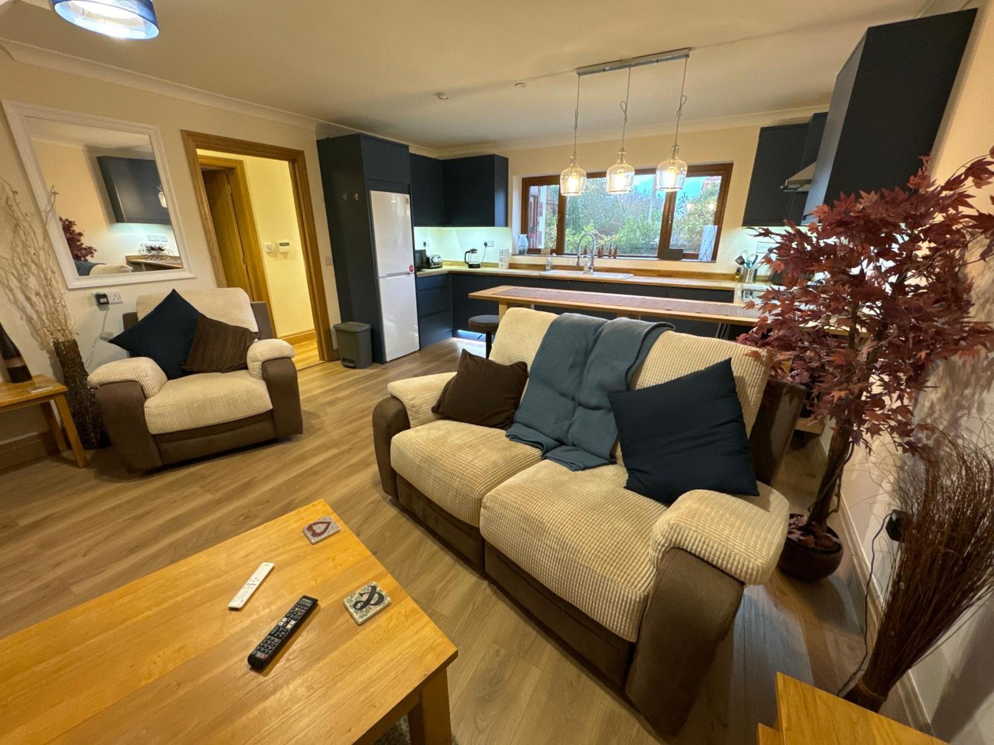 New City Flat, 3 X Double Bed En-Suite Bedrooms, Private Kitchen & Lounge, Free Private Parking & Own Workspaces Exeter Exterior photo